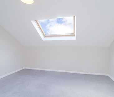 A 2 Bedroom Flat in Central Cheltenham GL53 7RB - Photo 3