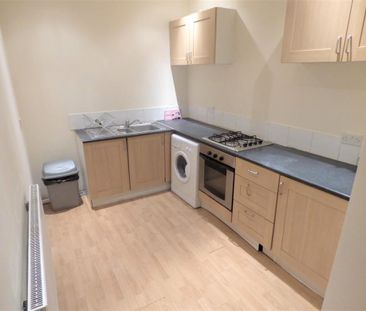 2 bedroom ground floor flat to rent - Photo 3