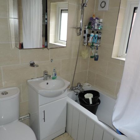 2 bedroom terraced house to rent - Photo 3
