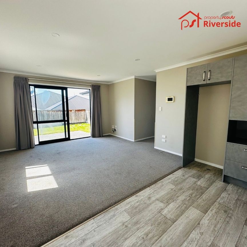 Modern 2-Bedroom, 2-Bathroom Gem in Forest Lake - Photo 1