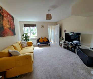 3 Bed Terraced House, Greyhound Road, CV6 - Photo 2