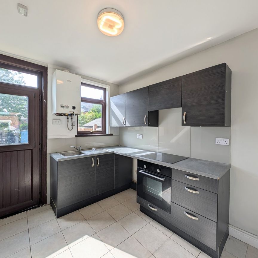 2 bedroom terraced house to rent - Photo 1