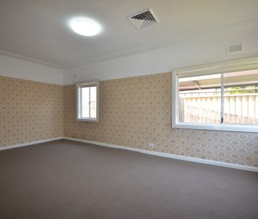 3 Bedroom House!! - Photo 3