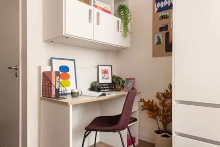 Extra Large Standard Double Ensuite: Three Bed Flat - Photo 4