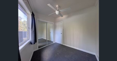 Perfect Presentation and Low Maintenance Living - 2 bedrooms, Air-Conditioning, Deck & Fenced Yard - Photo 5