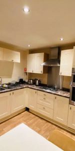 Eastleigh - 6 bed professional houseshare - Photo 4