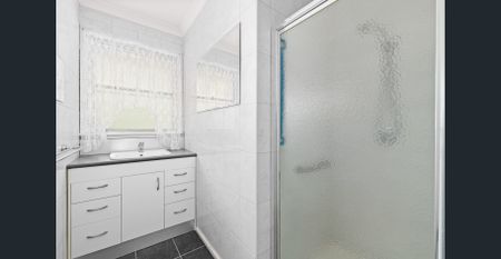 Charming Family Home in a Convenient Location - Photo 3