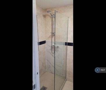 1 bedroom in a house share to rent - Photo 6