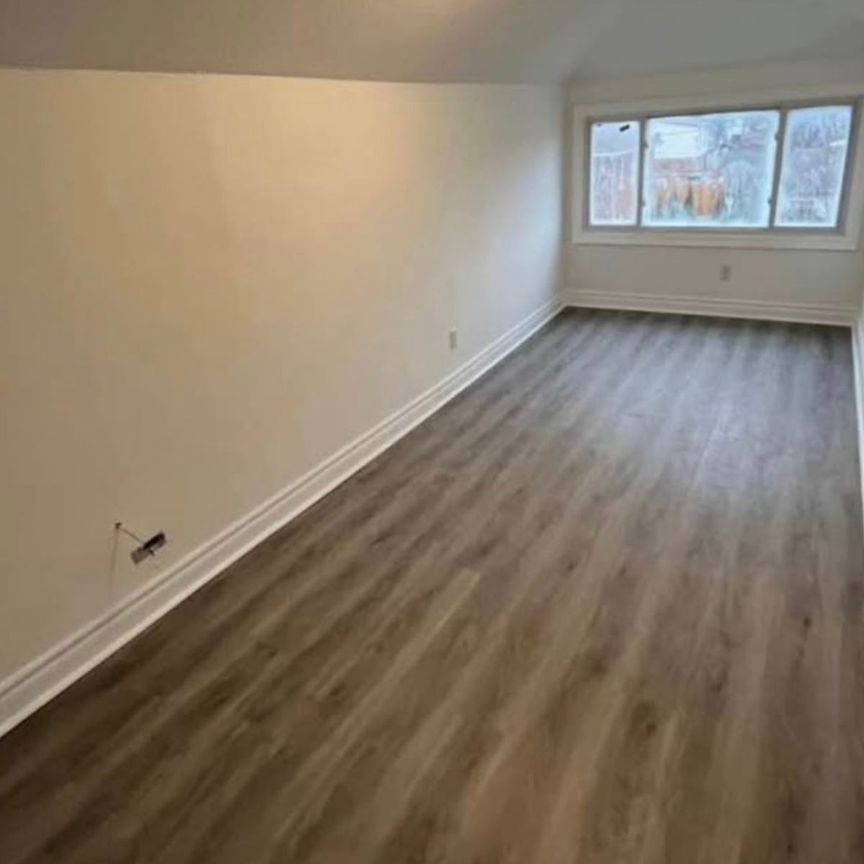 For Lease - 5051 huron Street, Niagara Falls, Ontario - Photo 1