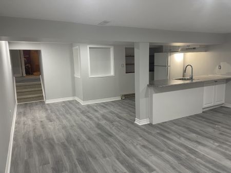 For Lease - 2257 Hanbury Court, Burlington, Ontario - Photo 3