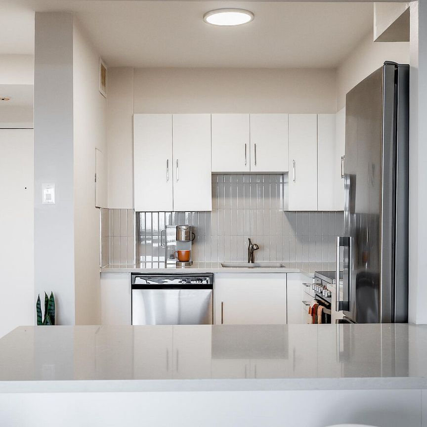 5311 Sherbrooke Ouest, Montréal, QC - Photo 1
