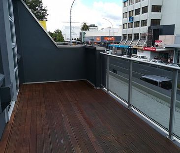 Hamilton CBD Move-In Ready (part) FURNISHED Apmt - Photo 1