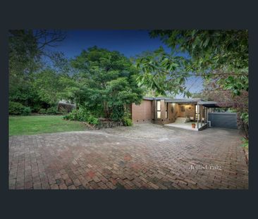 Expansive family entertainer in an idyllic leafy neighbourhood - Photo 3