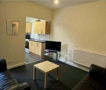 5 bedroom semi-detached house to rent - Photo 6