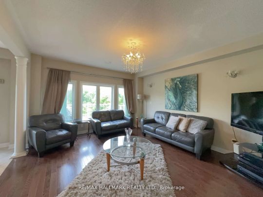 Detached Home For Lease | N9246351 - Photo 1