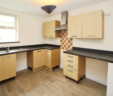 3 bedroom semi-detached house to rent - Photo 5