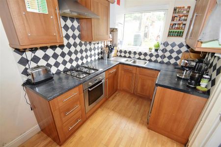 2 bedroom terraced house to rent - Photo 4