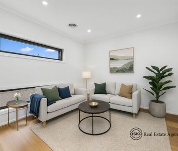 Luxury Family Living in the Heart of Tarneit - Photo 3