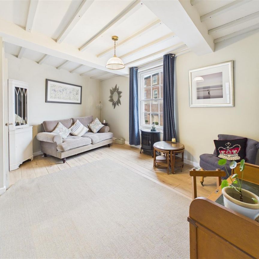 2 bedroom Flat to rent - Photo 1