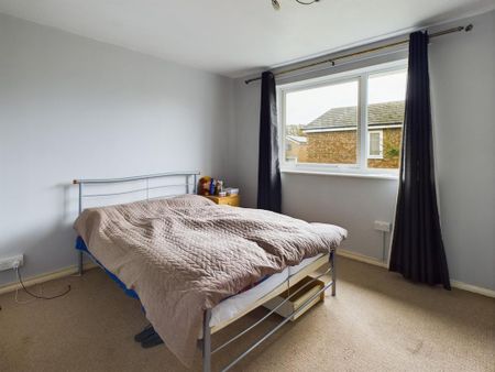 2 bedroom maisonette to rent - Photo 2