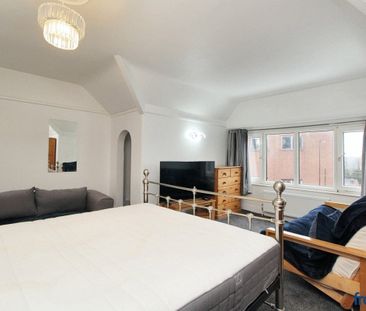 Commercial Road, Poole - Photo 4