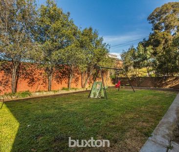 Large Family Home!! - Photo 4