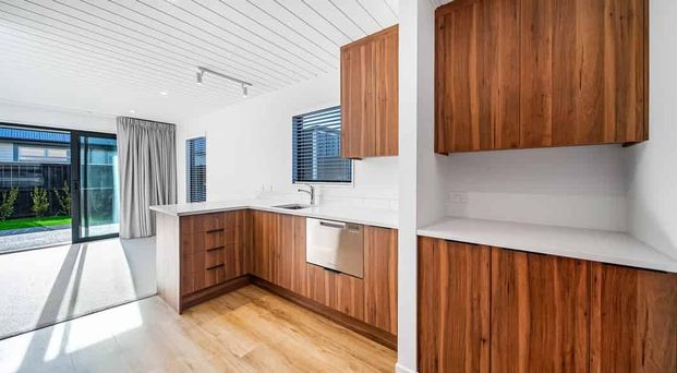 D/8 Champion Street, Edgeware, Christchurch - Photo 1