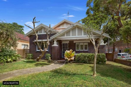 MGM MARTIN - NEWLY UPDATED THREE BEDROOM HOME - Photo 5