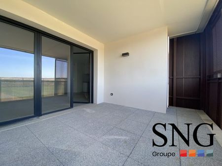 T2 AVEC LOGGIA ET DEUX PARKINGS - Photo 4