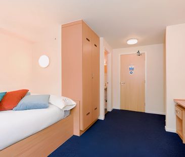 Ensuite gold - Photo 3