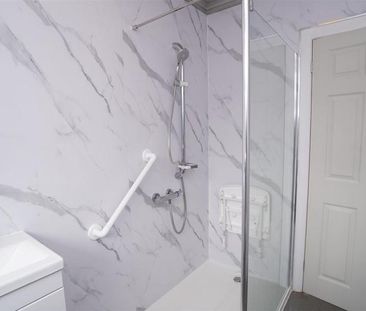 2 bedroom semi-detached bungalow to rent - Photo 2