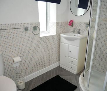 3 bedroom semi-detached house to rent - Photo 6