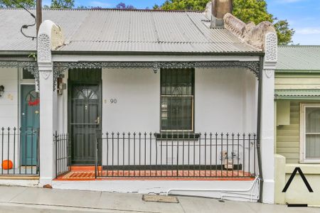 Charming Victorian Terrace in the Heart of Newtown - Photo 5