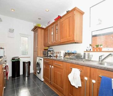 Holly Park Road, Friern Barnet, London, N11 - Photo 1