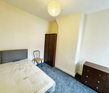 4 bedroom terraced house to rent - Photo 3