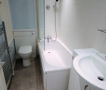 2 bedroom semi-detached house to rent - Photo 6