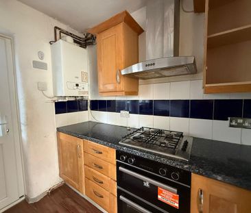3 bedroom terraced house to rent - Photo 4