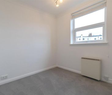 3 bedroom apartment to rent - Photo 6