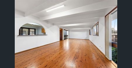 Bright and Sunny Family Home - Photo 3