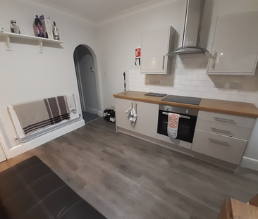 2 bedroom terraced house to rent - Photo 5