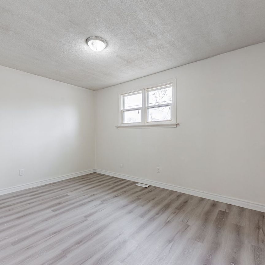 For Lease - 55 Glovers Road, Oshawa, Ontario - Photo 1