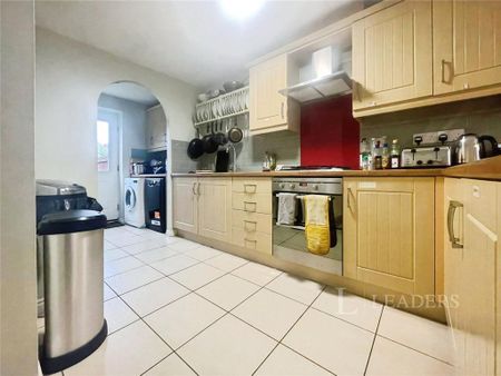 1 bedroom in a house share to rent - Photo 4