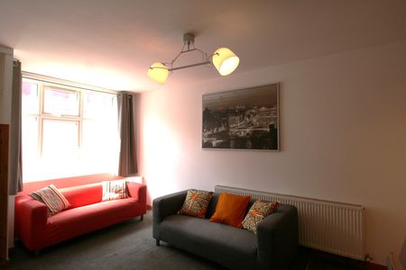 8 Bed Terraced House, Brailsford Road, M14 - Photo 3