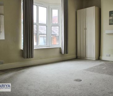 4 bedroom terraced house to rent - Photo 3