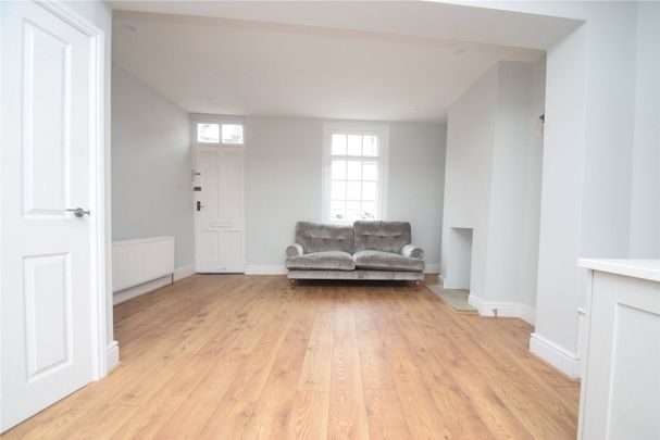 3 bed terraced house to rent in St Marys Walk, Scarborough, YO11 - Photo 1