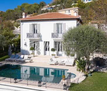 Vivre à Eze : Villa familiale avec beau jardin, piscine et annexe - Photo 6