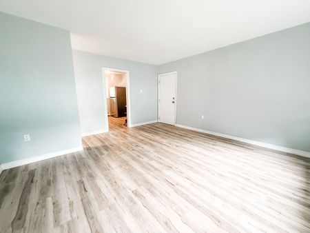 For Lease - 342 Kiwanis Park Drive Unit# 1, London East, Ontario - Photo 2