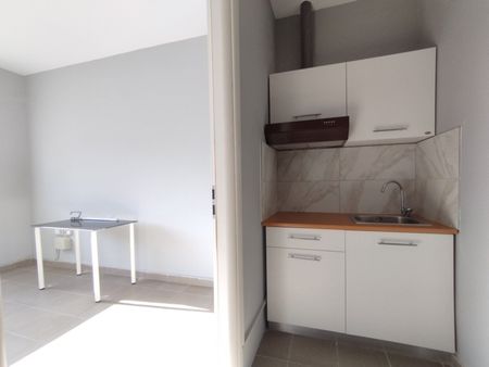 Studio/Γκαρσονιέρα για ενοικίαση Κέντρο (Λαγκαδάς) - Photo 2