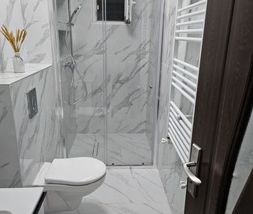 Închiriez apartament decomandat - Photo 4