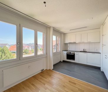 Moderne 3.5-Zi. Wohnung mit viel Licht und Platz - Photo 5